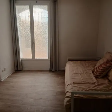 Tres Bel Refait A Neuf Dans La Vieille De Hyeres, 2 Chambres, Grande Terrasse Plein Sud * Hyères