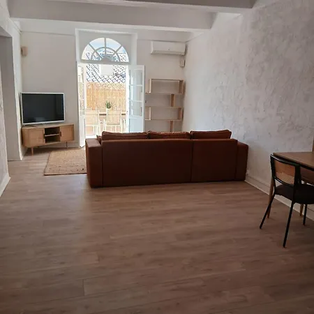 Tres Bel Refait A Neuf Dans La Vieille De Hyeres, 2 Chambres, Grande Terrasse Plein Sud Apartment Hyeres