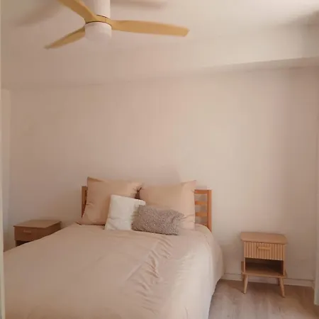 Lejlighed Tres Bel Refait A Neuf Dans La Vieille De Hyeres, 2 Chambres, Grande Terrasse Plein Sud