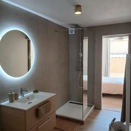Tres Bel Refait A Neuf Dans La Vieille De Hyeres, 2 Chambres, Grande Terrasse Plein Sud * Hyères